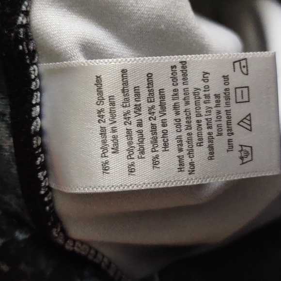 Alo Yoga XS Capri Snakeskin Print Leggings - Picture 12 of 13